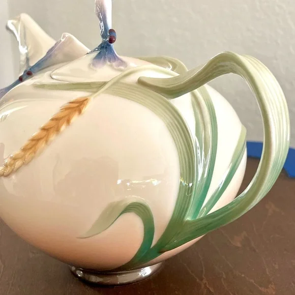 FRANZ Dragonfly Hand Painted & Signed Jan Woo Porcelain Teapot Art Nouveau NEW - Picture 6 of 16